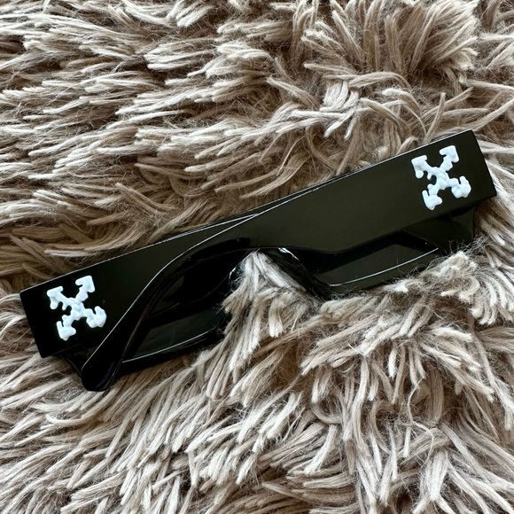 OFF-WHITE Black Embellished Sunglasses - Picture 2 of 14